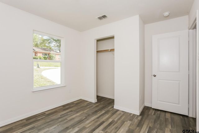 2304 N Glass Ave, Tyler, TX 75702