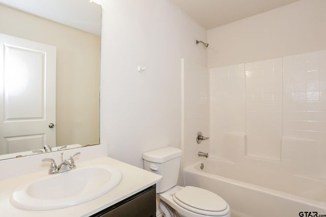 2304 N Glass Ave, Tyler, TX 75702