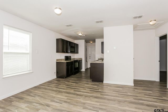 2304 N Glass Ave, Tyler, TX 75702