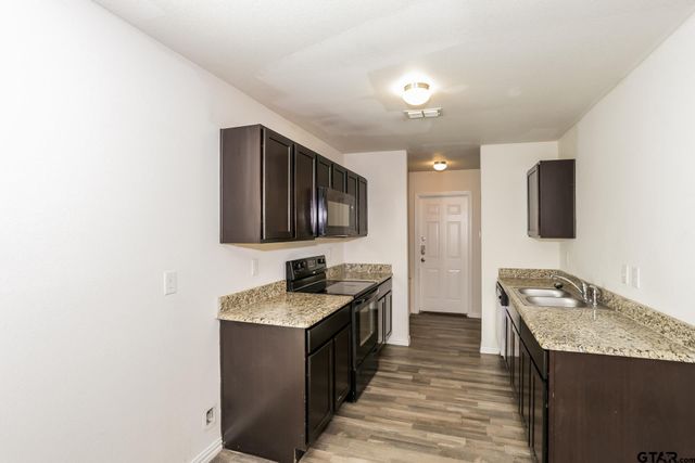 2304 N Glass Ave, Tyler, TX 75702