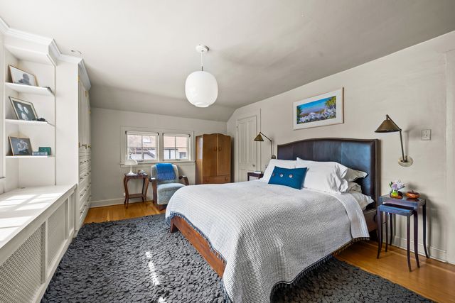 1924 Lake Avenue, Wilmette, IL 60091