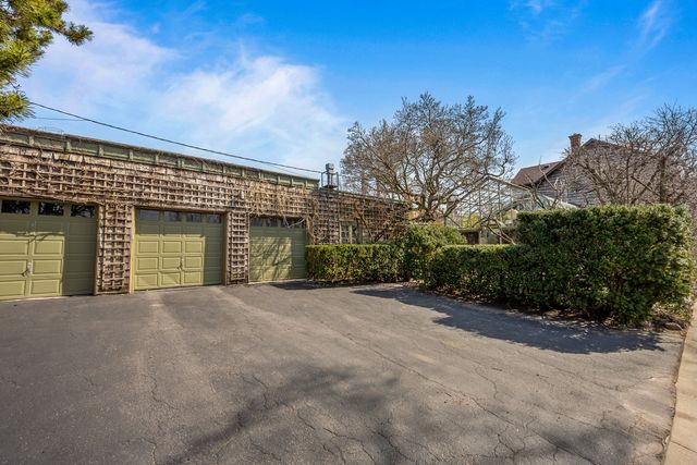 1924 Lake Avenue, Wilmette, IL 60091