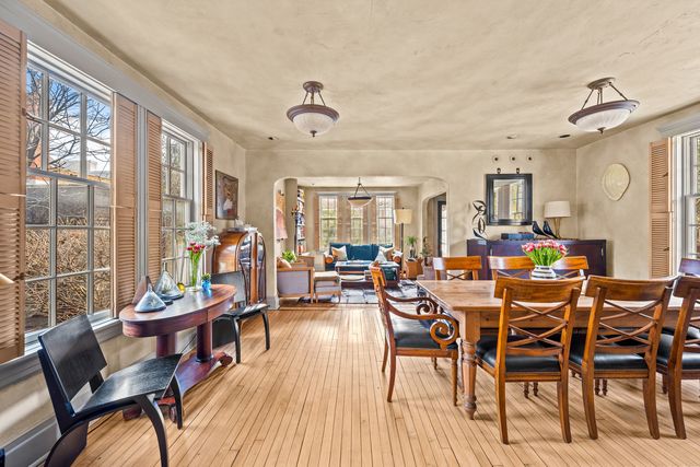 1924 Lake Avenue, Wilmette, IL 60091