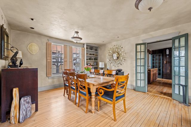 1924 Lake Avenue, Wilmette, IL 60091