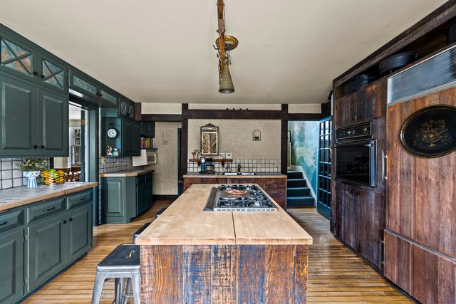 1924 Lake Avenue, Wilmette, IL 60091