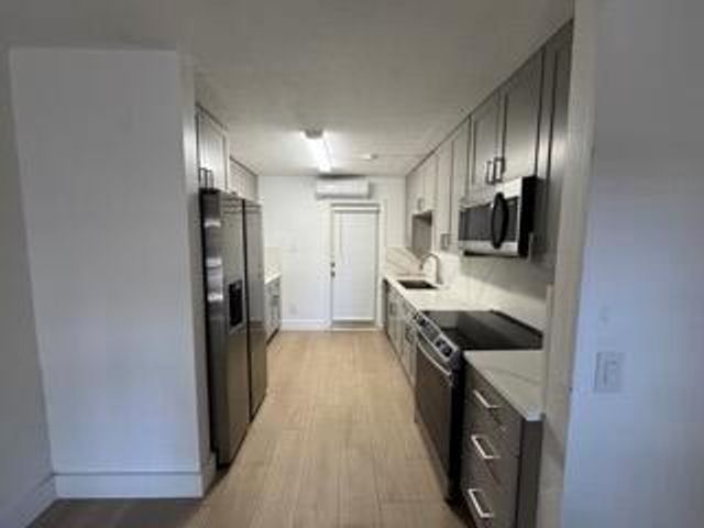 4205 N Flagler Drive 2, West Palm Beach, FL 33407