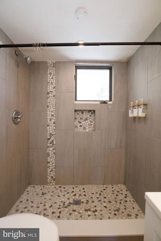 1316 GREEN ST, Harrisburg, PA 17102