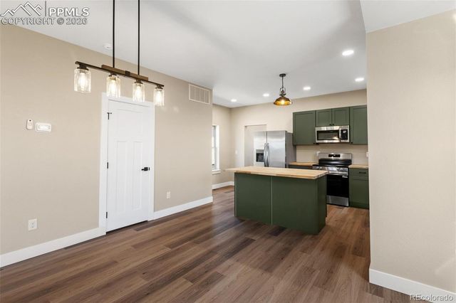 207 W Womack Avenue, Cripple Creek, CO 80813