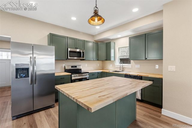 207 W Womack Avenue, Cripple Creek, CO 80813