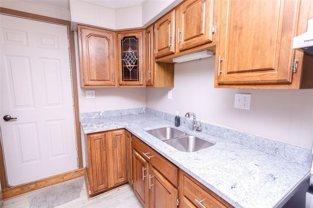 2373 Hopeland St, Carrick, PA 15210