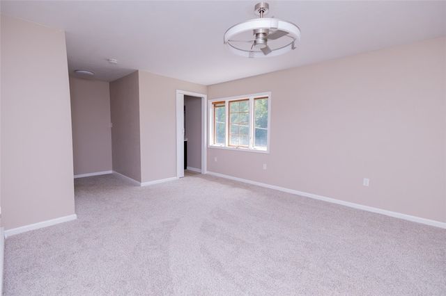 2373 Hopeland St, Carrick, PA 15210