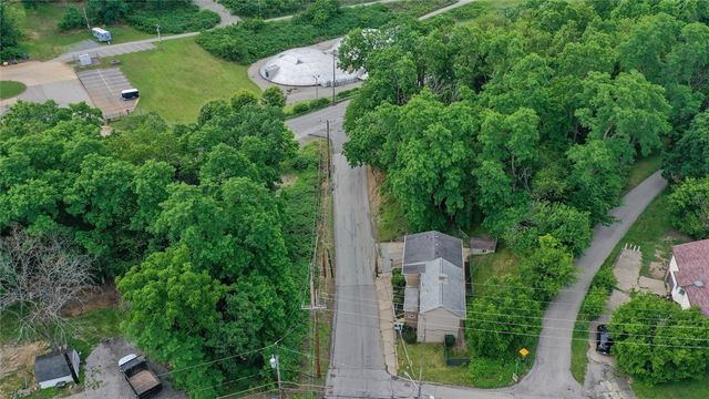 2373 Hopeland St, Carrick, PA 15210