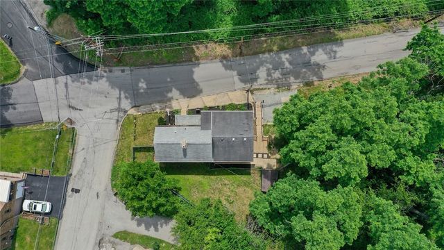 2373 Hopeland St, Carrick, PA 15210