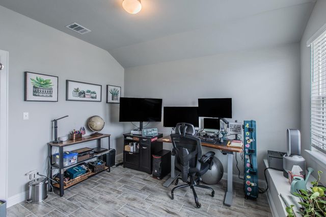 173 Riverhill DR, Georgetown, TX 78628