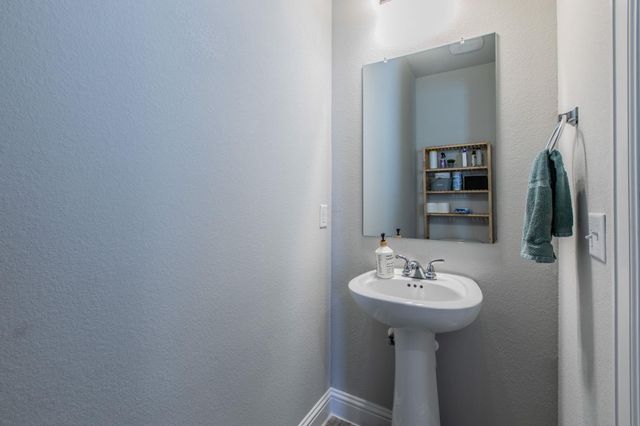 173 Riverhill DR, Georgetown, TX 78628