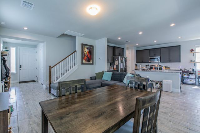 173 Riverhill DR, Georgetown, TX 78628