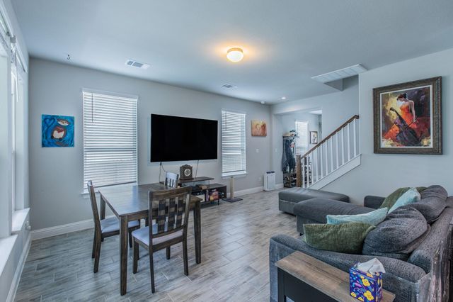 173 Riverhill DR, Georgetown, TX 78628