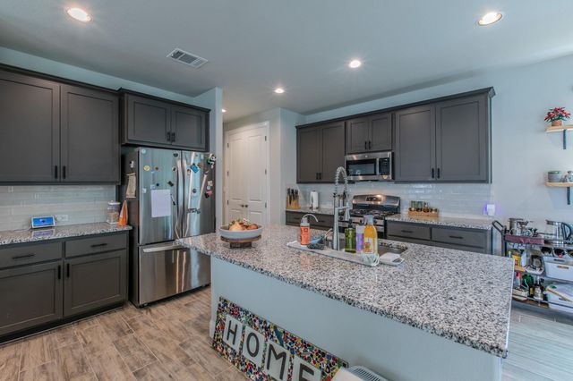 173 Riverhill DR, Georgetown, TX 78628