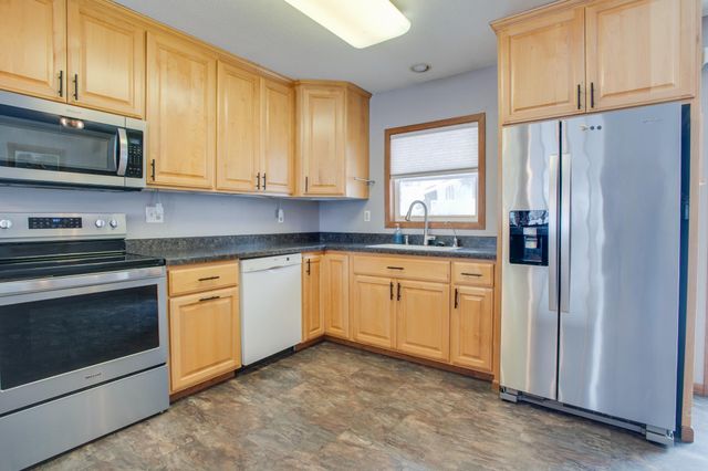 109 7th Avenue E, West Fargo, ND 58078