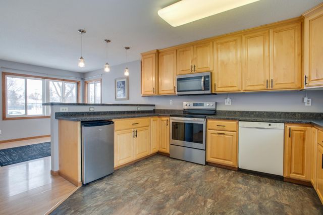 109 7th Avenue E, West Fargo, ND 58078