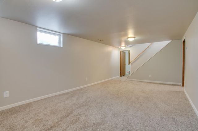 109 7th Avenue E, West Fargo, ND 58078