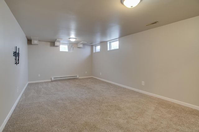 109 7th Avenue E, West Fargo, ND 58078