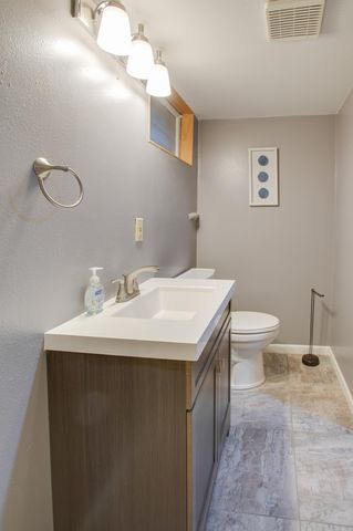 109 7th Avenue E, West Fargo, ND 58078