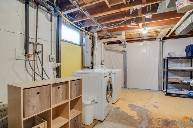 109 7th Avenue E, West Fargo, ND 58078