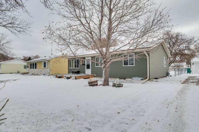 109 7th Avenue E, West Fargo, ND 58078