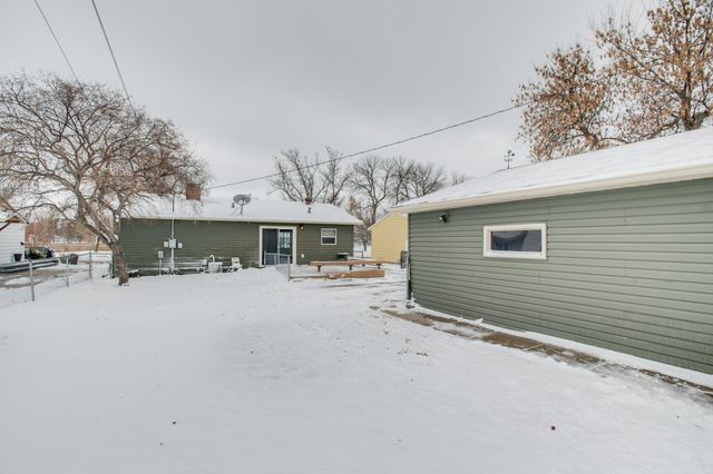 109 7th Avenue E, West Fargo, ND 58078