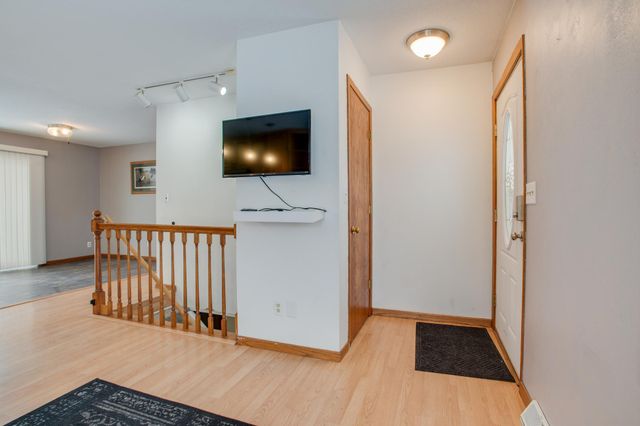 109 7th Avenue E, West Fargo, ND 58078