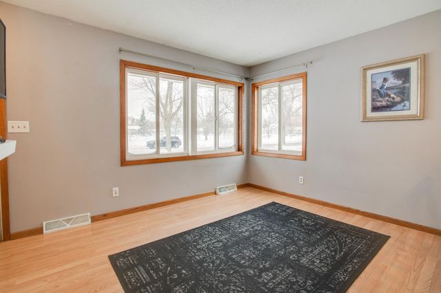 109 7th Avenue E, West Fargo, ND 58078