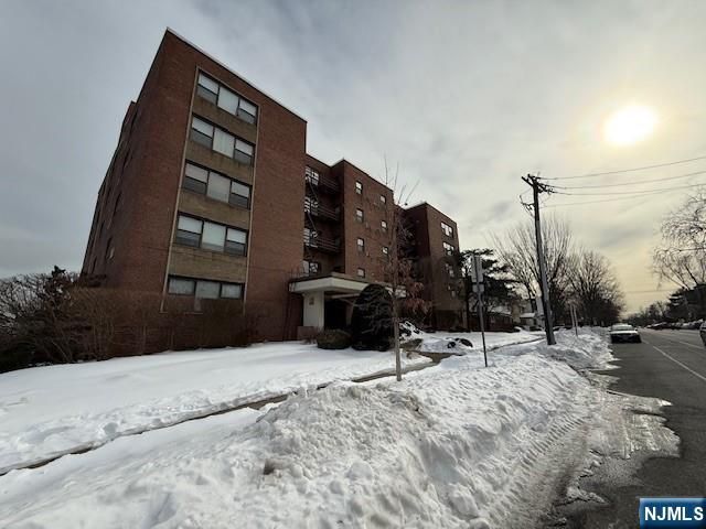 95 Orient Way 1H, Rutherford, NJ 07070