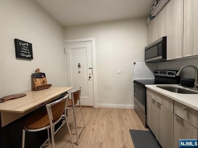 95 Orient Way 1H, Rutherford, NJ 07070