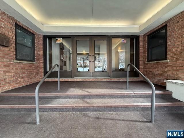 95 Orient Way 1H, Rutherford, NJ 07070