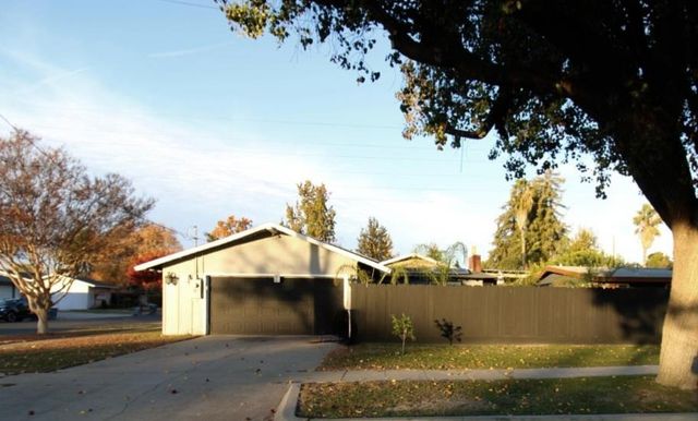 3662 N Angus Street, Fresno, CA 93726