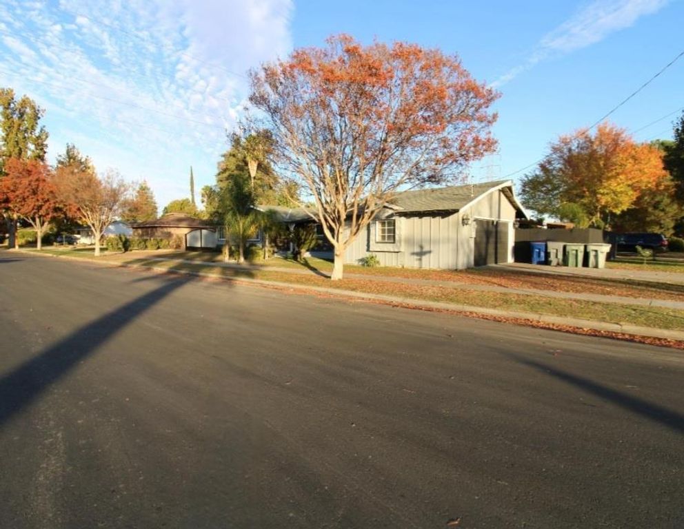 Image 2 of property listing at 3662 N Angus Street, Fresno, CA 93726