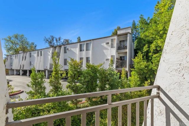 7506 Parkway Drive 201, La Mesa, CA 91942