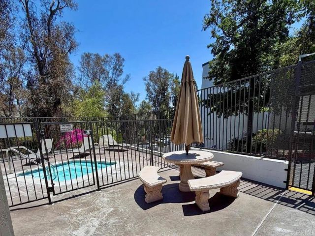 7506 Parkway Drive 201, La Mesa, CA 91942