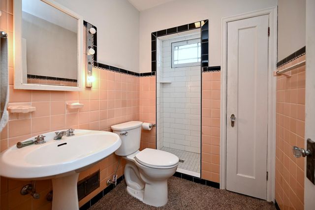 60 E King Street, Winona, MN 55987