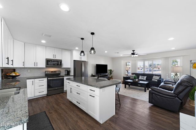 1007 LEISURE WORLD --, Mesa, AZ 85206