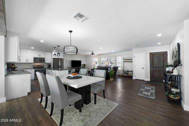 1007 LEISURE WORLD --, Mesa, AZ 85206