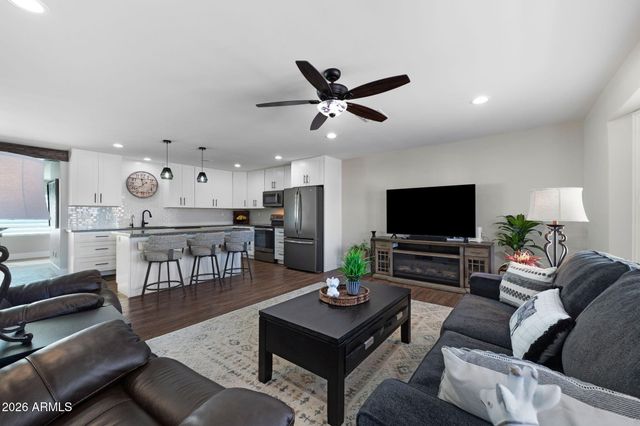 1007 LEISURE WORLD --, Mesa, AZ 85206