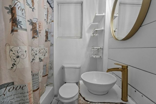 1025 Rivington St, Roselle Boro, NJ 07203