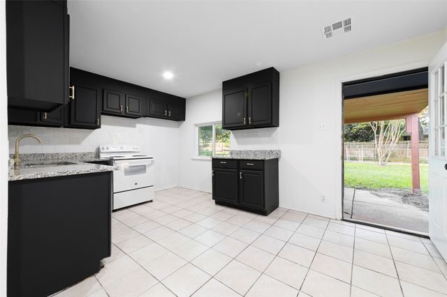 5202 Longhorn Trail, Garland, TX 75043