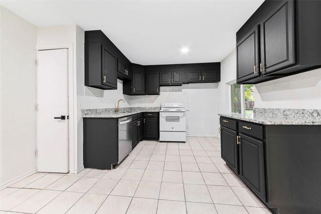 5202 Longhorn Trail, Garland, TX 75043