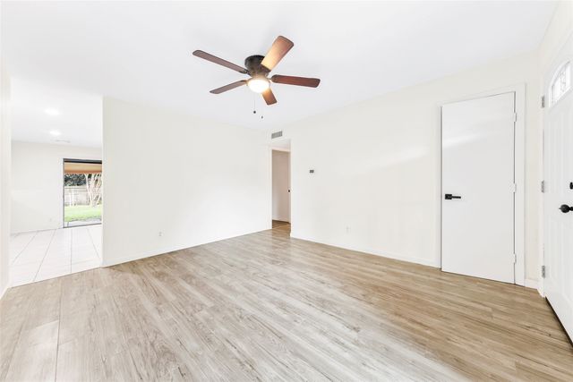 5202 Longhorn Trail, Garland, TX 75043