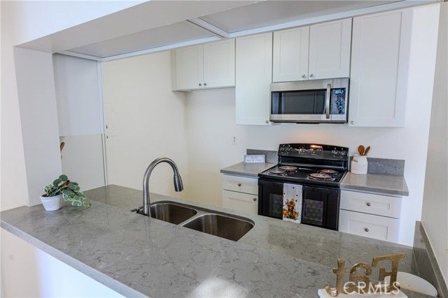 5460 White Oak K301, Encino (los Angeles), CA 91316