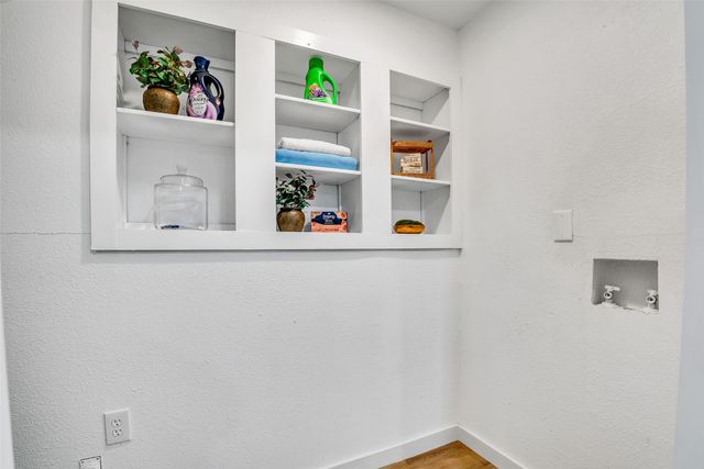 3518 W Rochelle Road, Irving, TX 75062