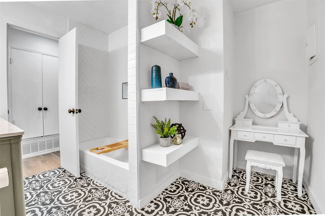 3518 W Rochelle Road, Irving, TX 75062